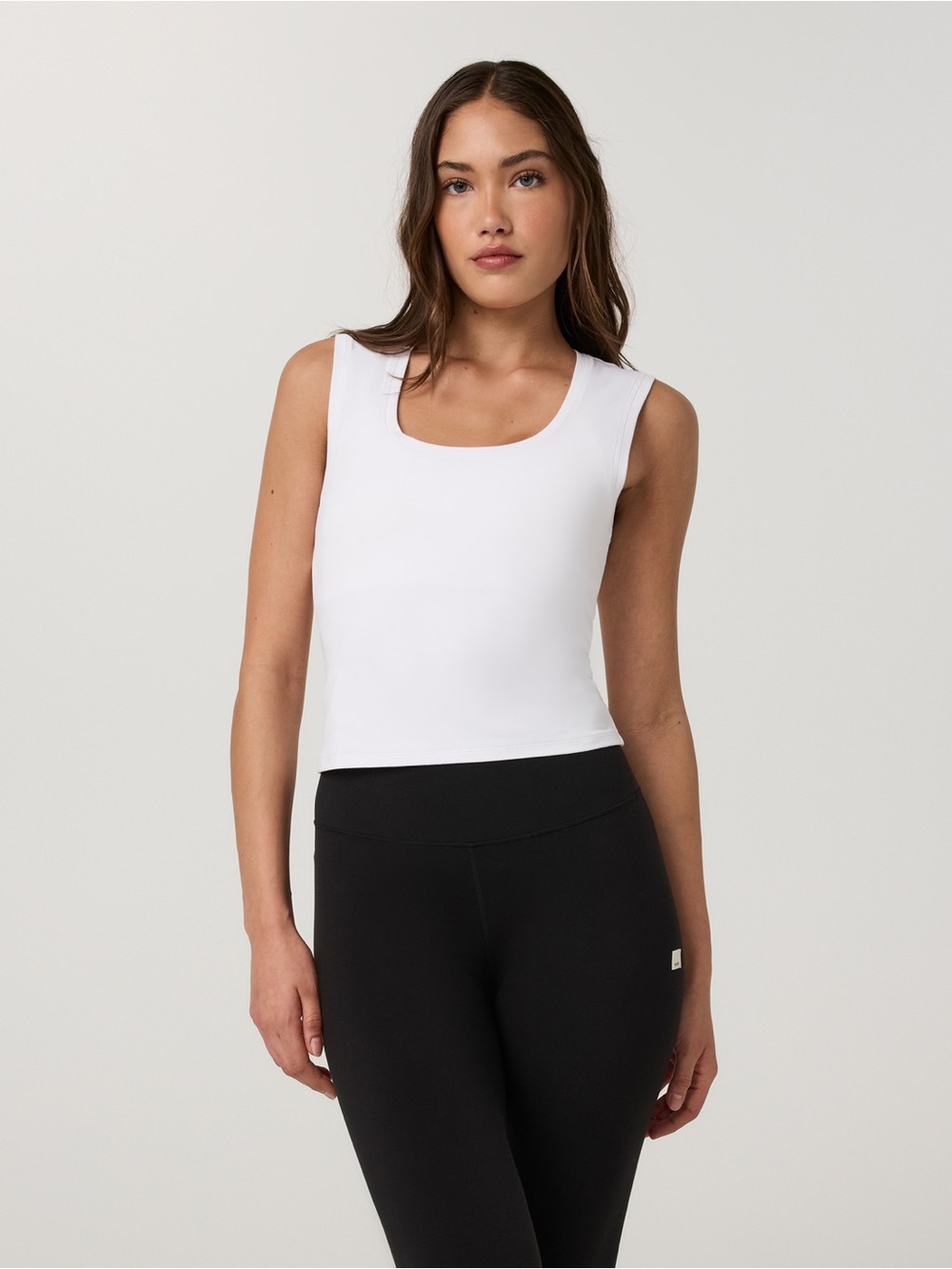 Vuori Halo Essential Scoop Tank in White